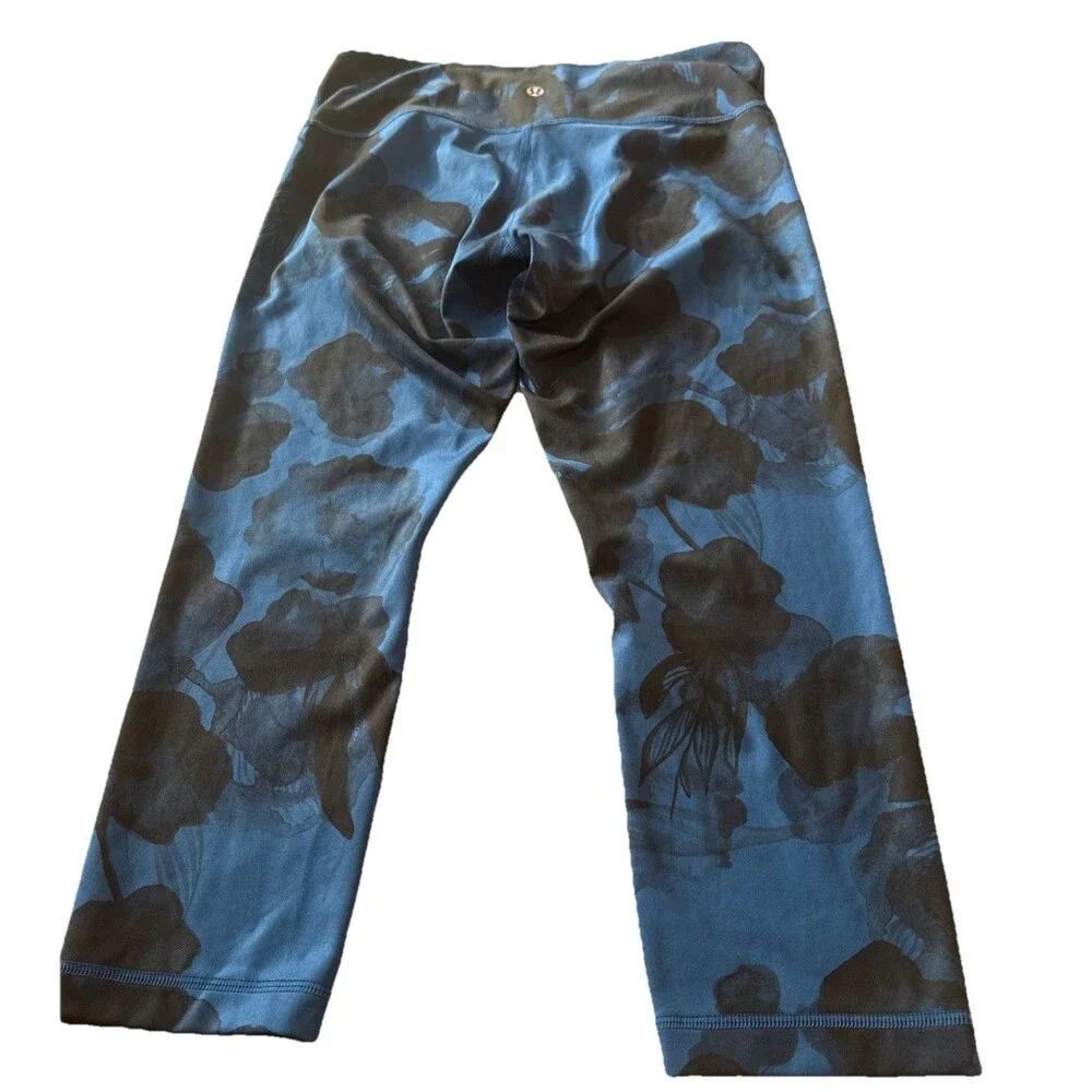 Lululemon Blue Black Floral Cropped‎ Women's Activewear Leggings Straight Leg